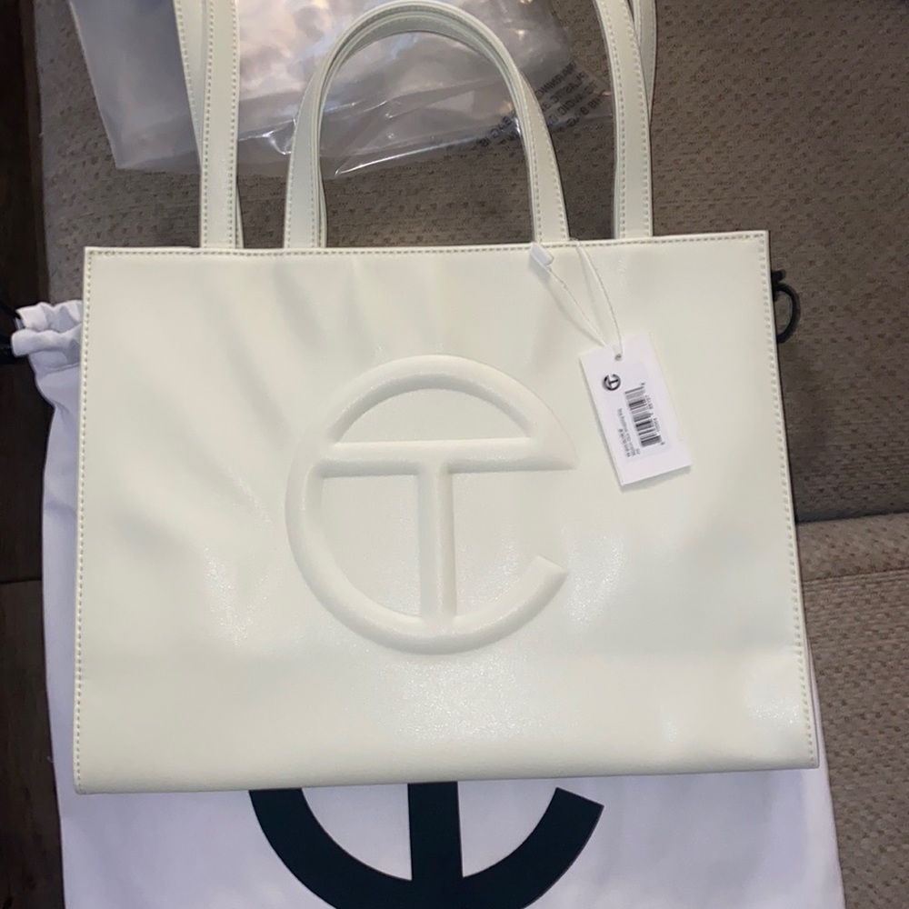 Telfar medium “ Glue” bag 🥚🎾🎾